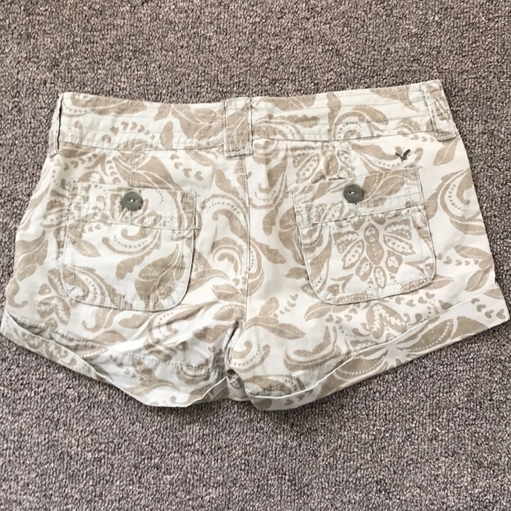 Shorts - Picture 2 of 3